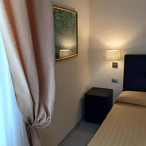 https://hotel-ambasciatori-sottomarina.hotelinveneto.com