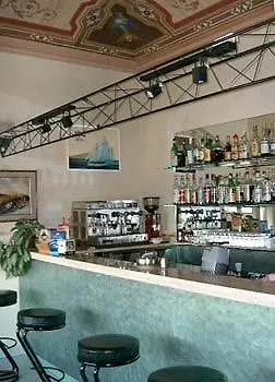 Hotel Manzi Marina Di Pisa 3*,
