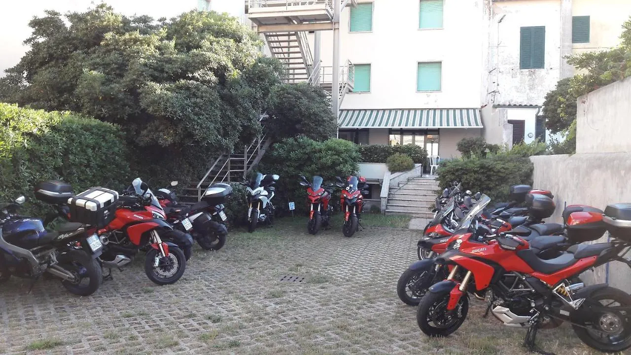 Hotel Manzi Marina Di Pisa